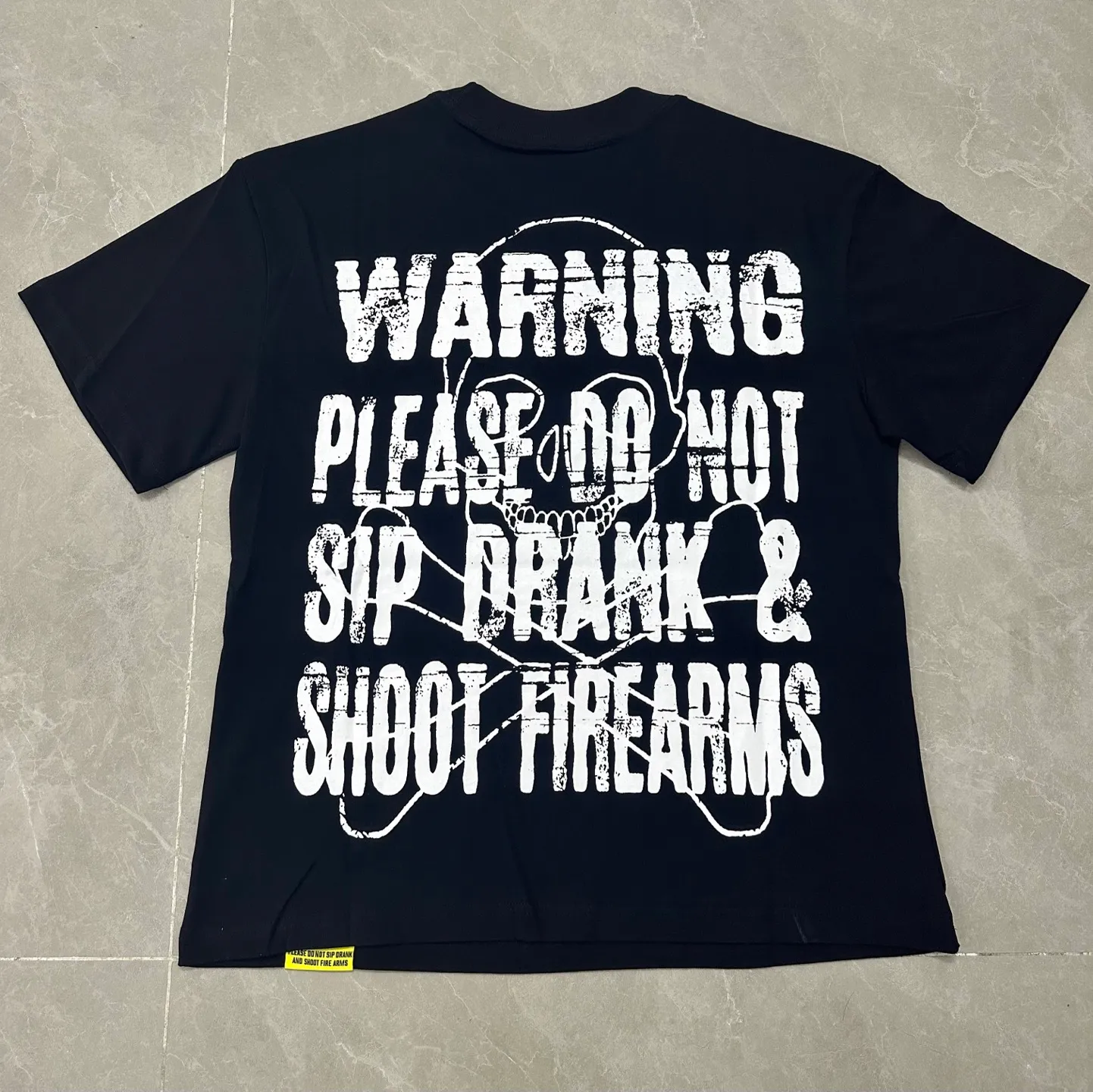# ｜ THAT'S A AWFUL LOT OF COUGH SYRUP In Stock Real shot American simple trendy brand loose casual T-shirt Fabric (fabric): 32 counts Weight combed double yarn pure cotton Sizes (size): S-M L X L Color (colour): White, Black